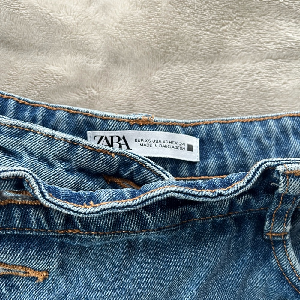 ZARA-High-Waisted Denim Jeans - Size XS (24)